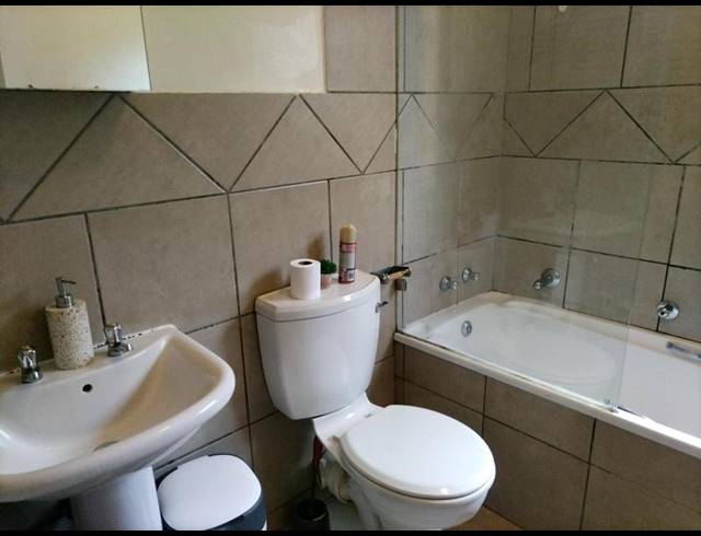 2 BEDROOM COMPLEX FOR SALE IN CLARINA